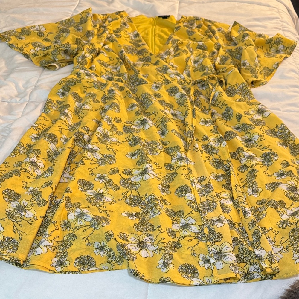 Torrid Yellow Floral Women’s Dress - Picture 6 of 11